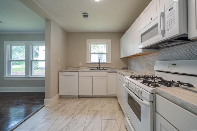 311 Henderson St, Hot Springs, AR 71913