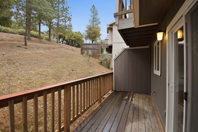1360 Oak Ridge Dr, Colfax, CA 95713