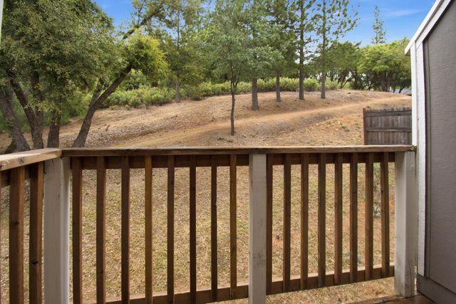 1360 Oak Ridge Dr, Colfax, CA 95713