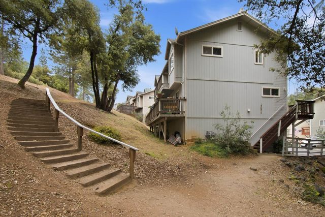 1360 Oak Ridge Dr, Colfax, CA 95713