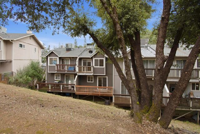 1360 Oak Ridge Dr, Colfax, CA 95713