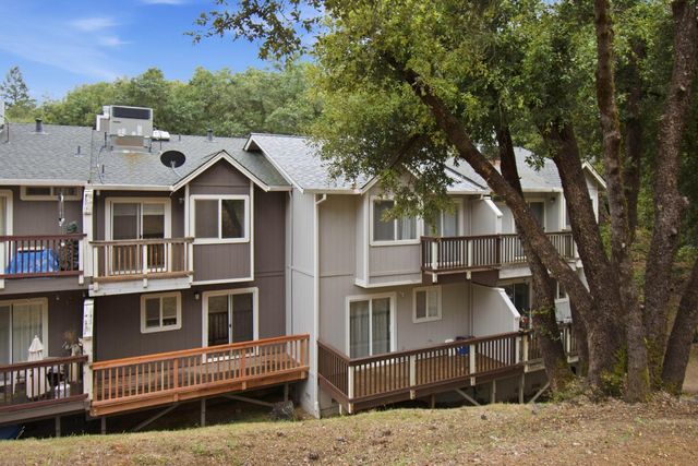1360 Oak Ridge Dr, Colfax, CA 95713