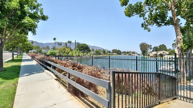1078 Border, Corona, CA 92882