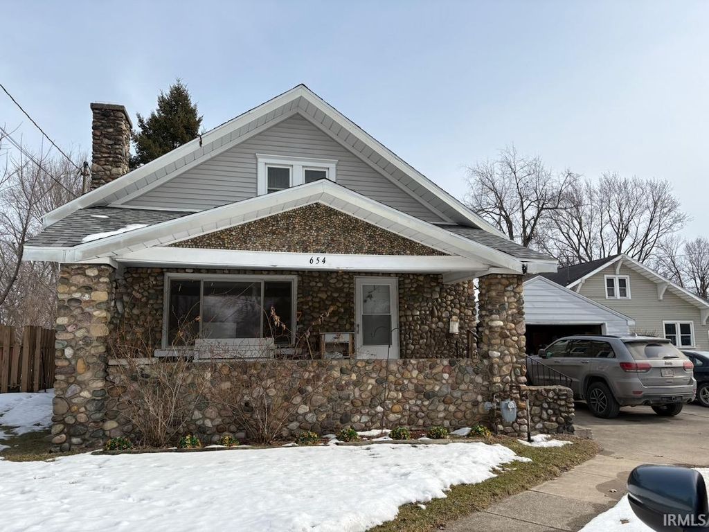 654 James Street, Elkhart, IN 46516