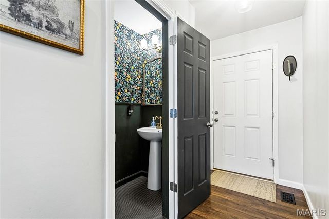 507 Palisades Drive, St Charles, MO 63301