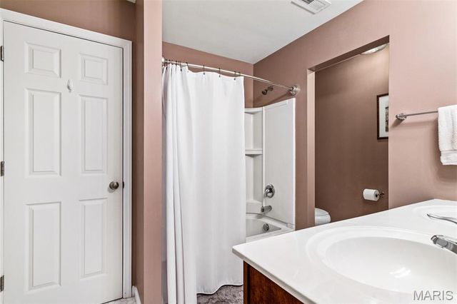 507 Palisades Drive, St Charles, MO 63301