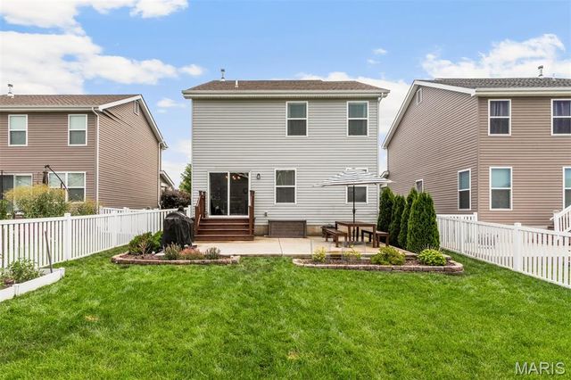 507 Palisades Drive, St Charles, MO 63301