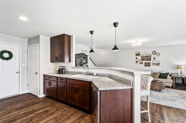 507 Palisades Drive, St Charles, MO 63301
