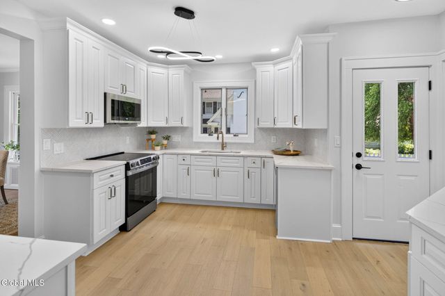 704 Western Avenue, Albany, NY 12203