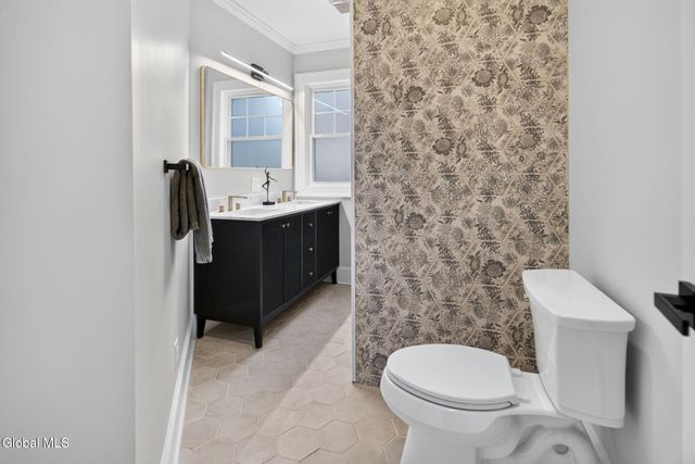 704 Western Avenue, Albany, NY 12203