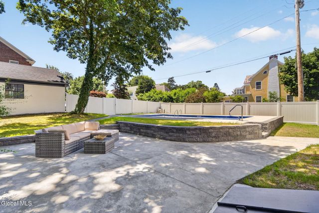 704 Western Avenue, Albany, NY 12203