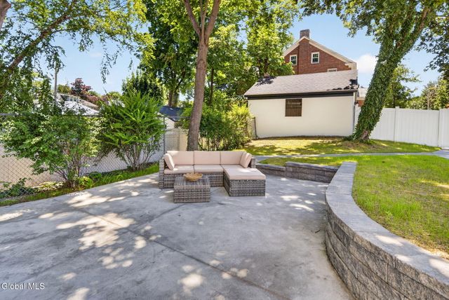 704 Western Avenue, Albany, NY 12203