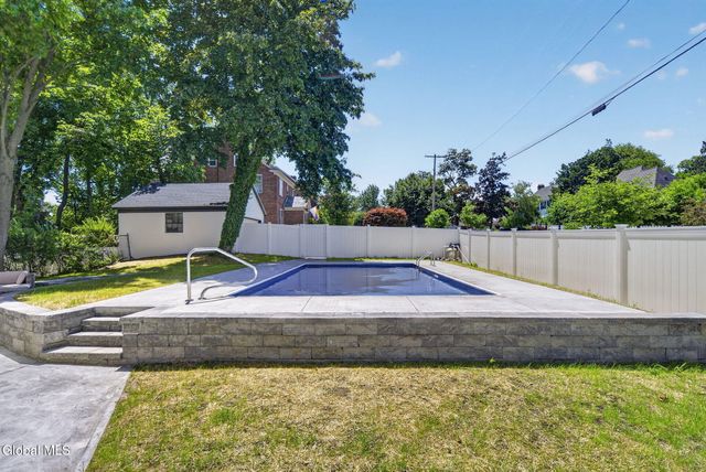 704 Western Avenue, Albany, NY 12203