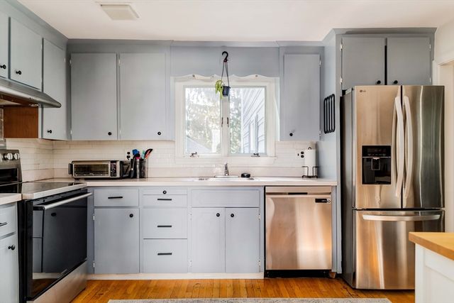 26 Elmwood Ave, Braintree, MA 02184