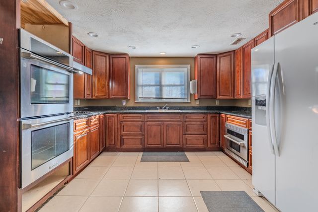 10481 N Farm Rd 149, Pleasant Hope, MO 65725