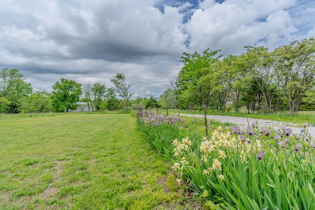 10481 N Farm Rd 149, Pleasant Hope, MO 65725