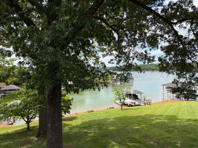 191 Twin Oaks RD, Wirtz, VA 24184