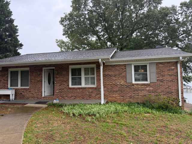 191 Twin Oaks RD, Wirtz, VA 24184