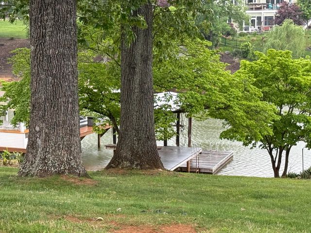 191 Twin Oaks RD, Wirtz, VA 24184