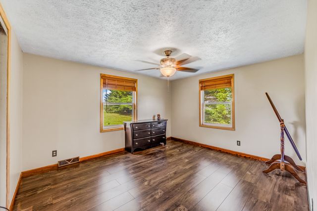 928 E County Line Road, Grant Park, IL 60940