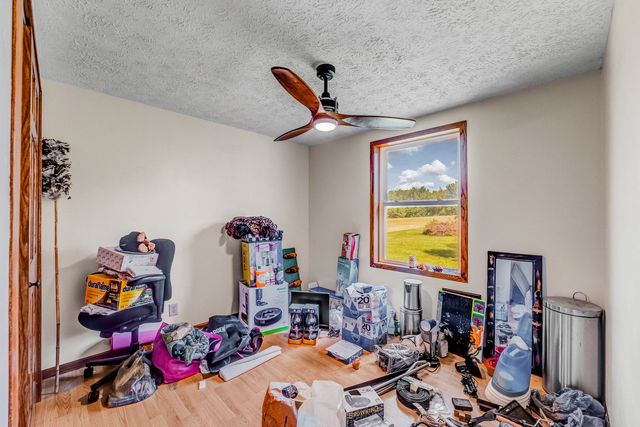928 E County Line Road, Grant Park, IL 60940