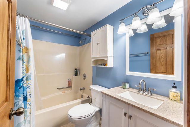 928 E County Line Road, Grant Park, IL 60940