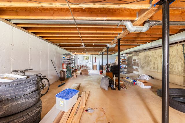 928 E County Line Road, Grant Park, IL 60940