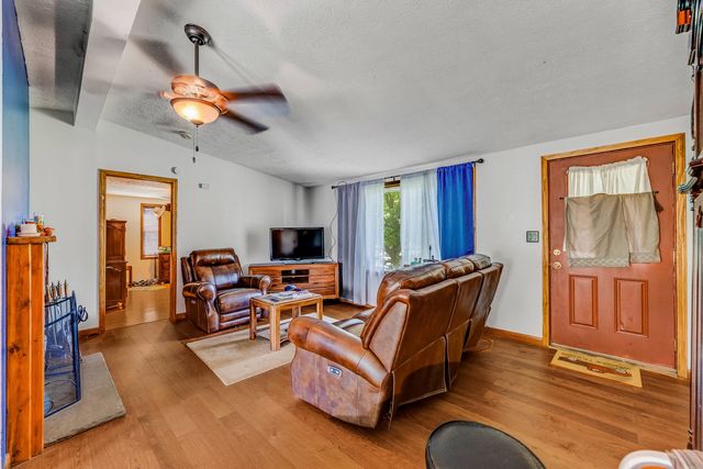 928 E County Line Road, Grant Park, IL 60940