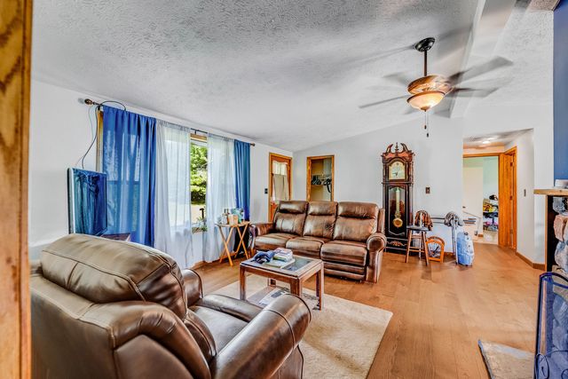 928 E County Line Road, Grant Park, IL 60940