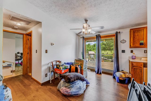 928 E County Line Road, Grant Park, IL 60940