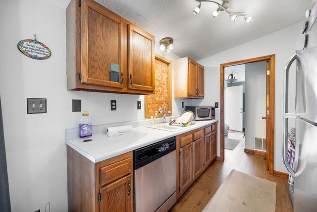 928 E County Line Road, Grant Park, IL 60940