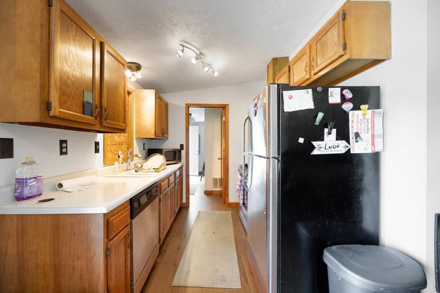 928 E County Line Road, Grant Park, IL 60940