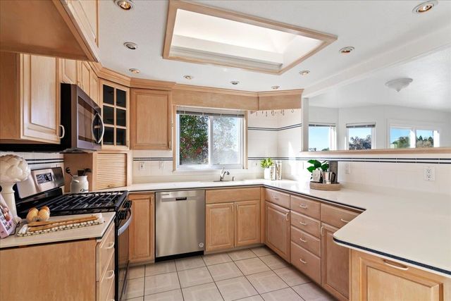 207 Midway Dr, Martinez, CA 94553