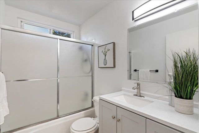 207 Midway Dr, Martinez, CA 94553