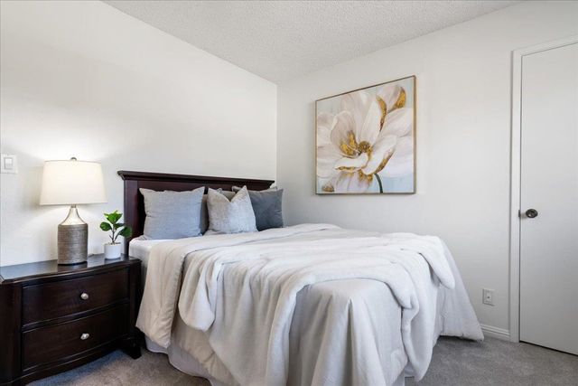 207 Midway Dr, Martinez, CA 94553