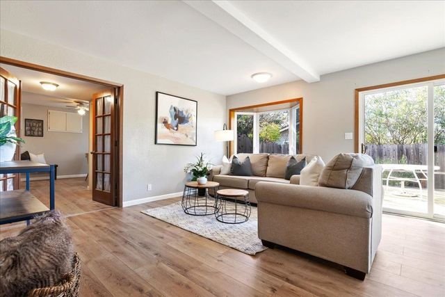 207 Midway Dr, Martinez, CA 94553