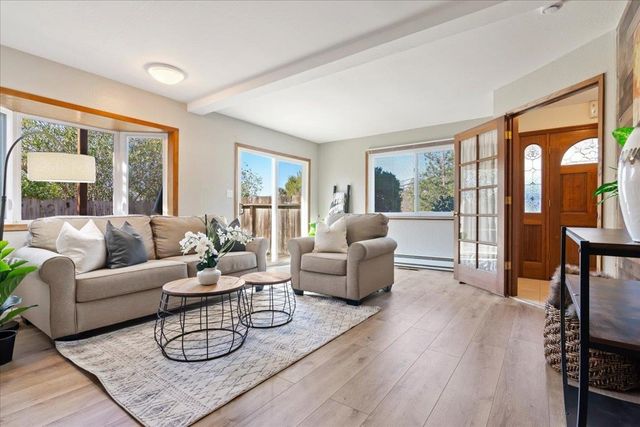 207 Midway Dr, Martinez, CA 94553