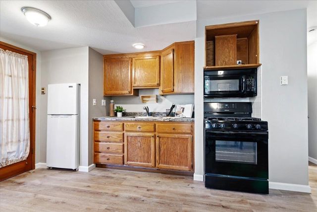 207 Midway Dr, Martinez, CA 94553