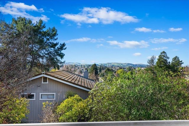 207 Midway Dr, Martinez, CA 94553