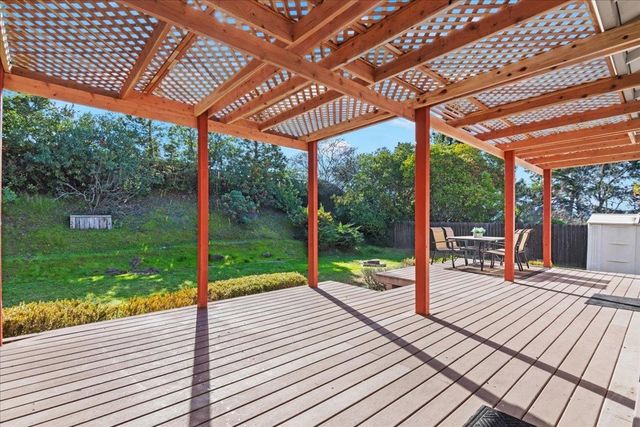 207 Midway Dr, Martinez, CA 94553