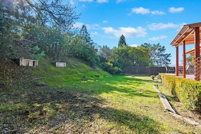 207 Midway Dr, Martinez, CA 94553