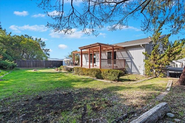 207 Midway Dr, Martinez, CA 94553