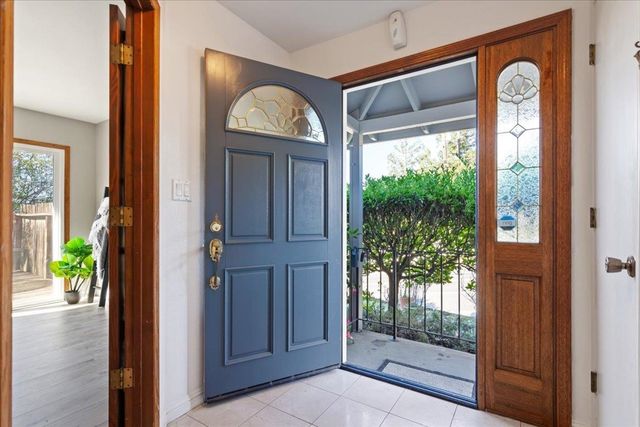 207 Midway Dr, Martinez, CA 94553