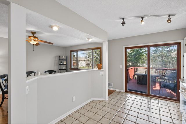 1075 Lowell Drive, Apple Valley, MN 55124