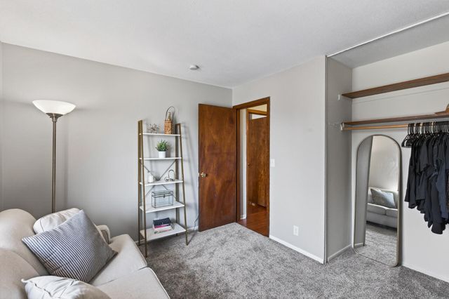 1075 Lowell Drive, Apple Valley, MN 55124