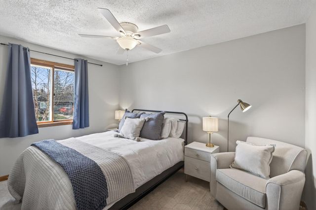 1075 Lowell Drive, Apple Valley, MN 55124