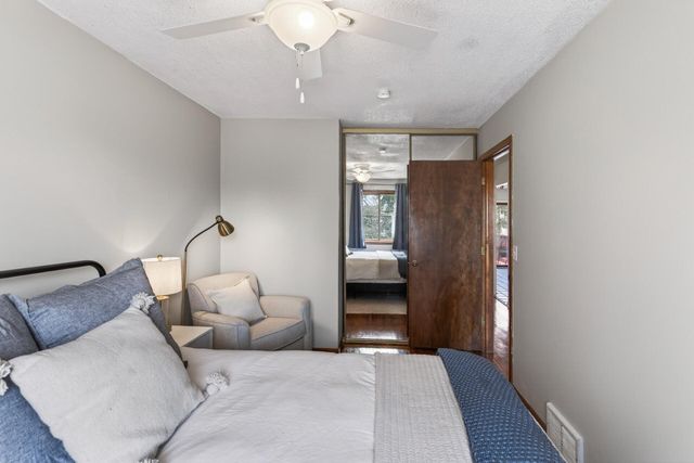 1075 Lowell Drive, Apple Valley, MN 55124