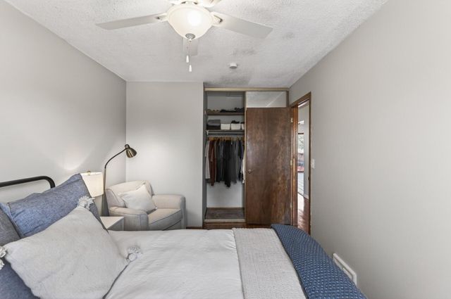 1075 Lowell Drive, Apple Valley, MN 55124