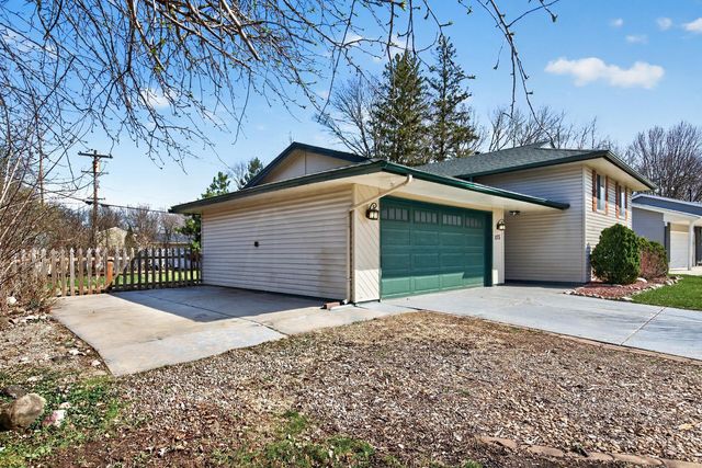 1075 Lowell Drive, Apple Valley, MN 55124