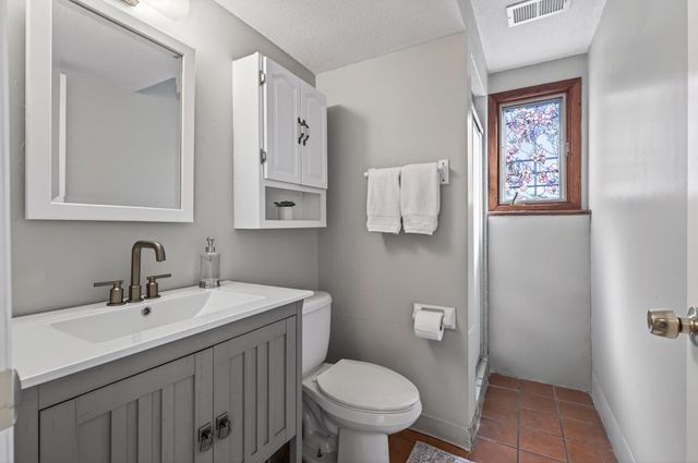 1075 Lowell Drive, Apple Valley, MN 55124